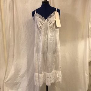 Vtg JC Penney Adonna clip-to-fit slip,  sz 42, NWT